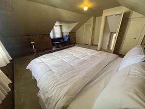 3 slaapkamers, een strijkplank/strijkijzer, wifi, beddengoed