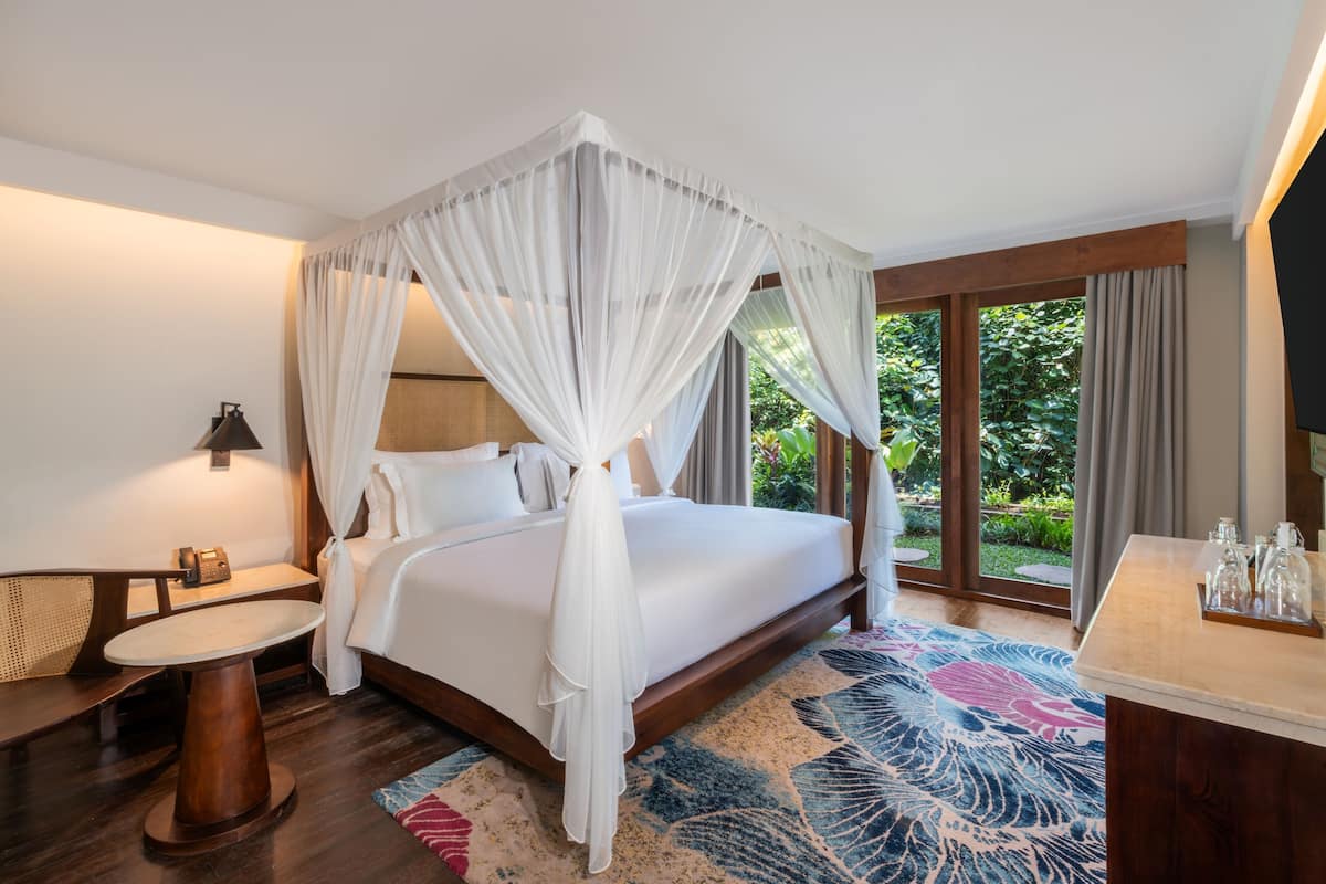 Premier Junior Suite Nature View with Plunge Pool | 객실 내 금고, 책상, 노트북 작업 공간, 다리미/다리미판