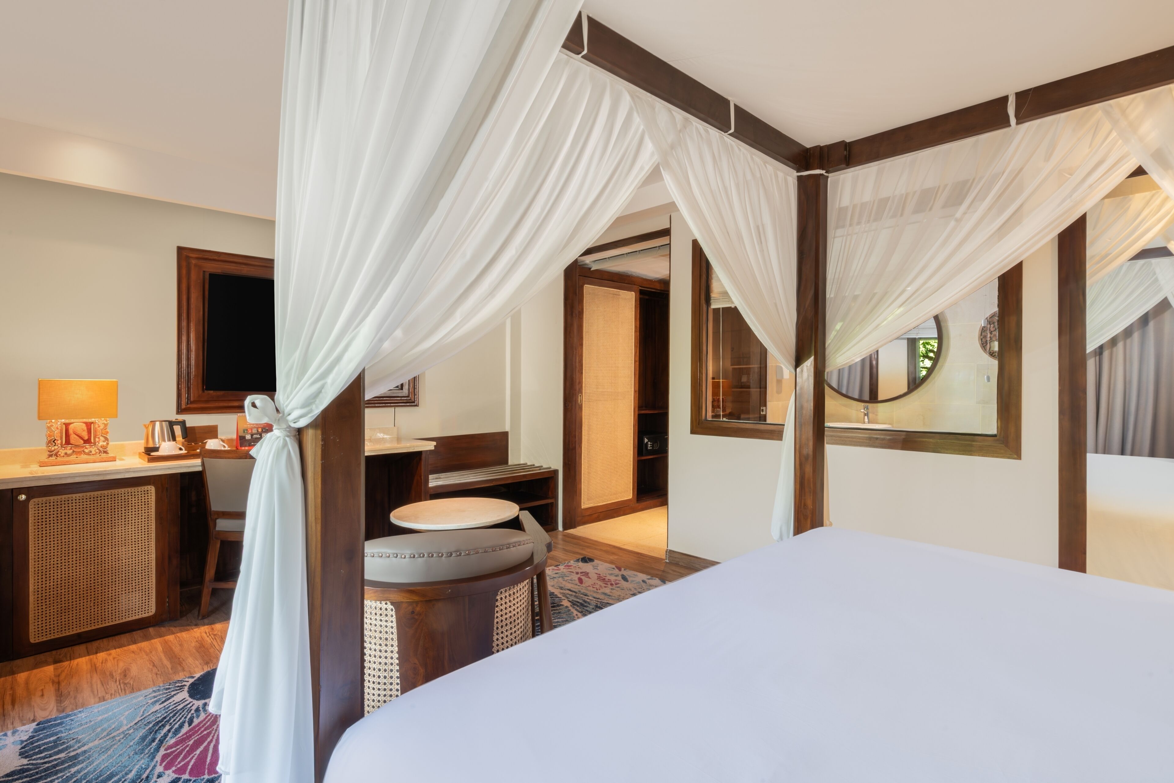 Deluxe Room | In-room safe, desk, laptop workspace, iron/ironing board (on request)