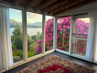 Coastal Nest Ocean & Mountain View Suite *NEW*