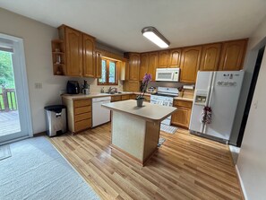 Private kitchen - Charming Home Away from Home, Olivet MI (Olivet)