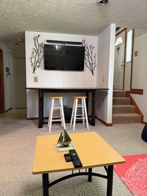 Interior - Charming Home Away from Home, Olivet MI (Olivet)