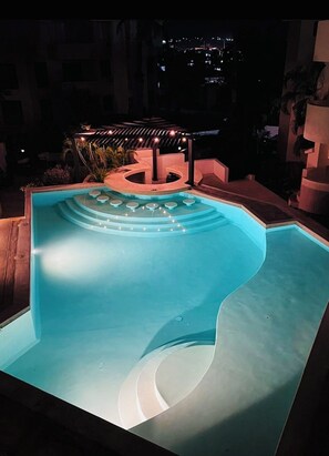 Pool - 2-Bedroom Condo in Beautiful San José del Cabo. Near Beach and Attractions. (San José del Cabo)