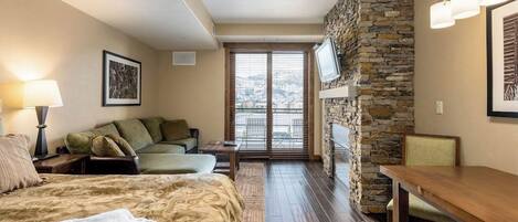 Iron/ironing board, travel crib, WiFi (free), bed sheets
