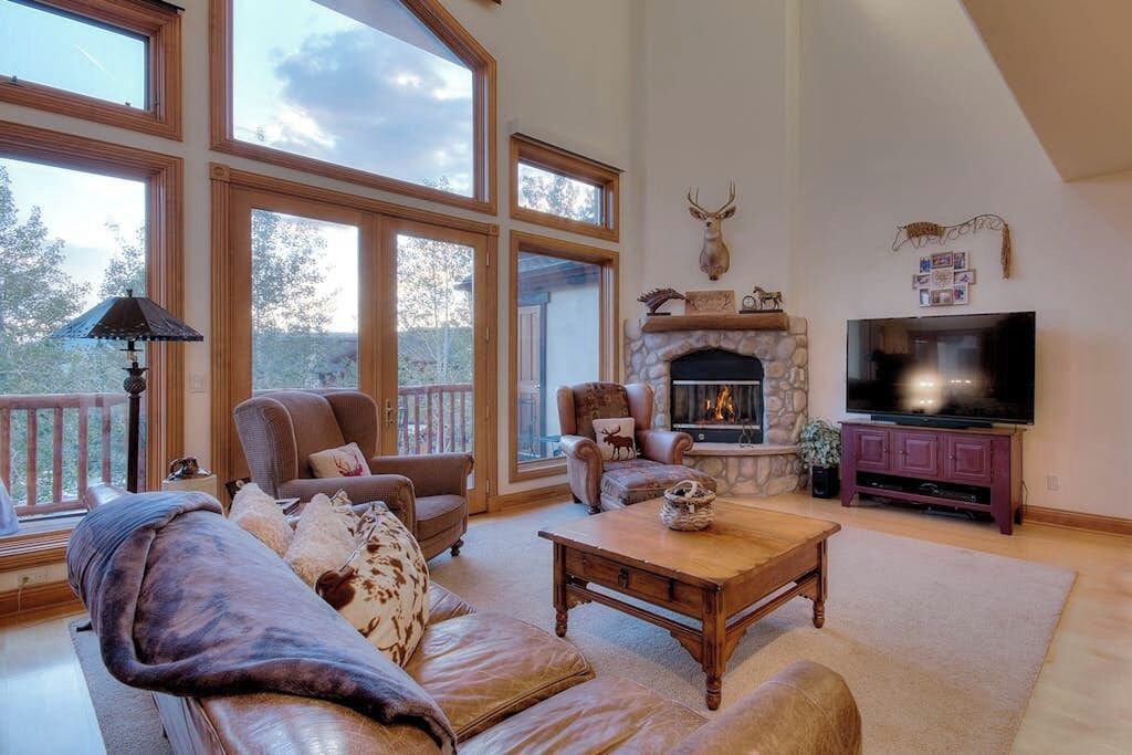 TV, fireplace, DVD player, stereo