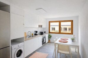 Deluxe Apartment | Private kitchen