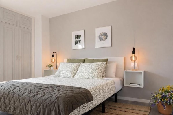 Deluxe Apartment | Free WiFi