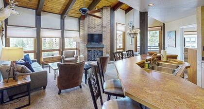 Steamboat Springs condo with pool, hot tub & balcony