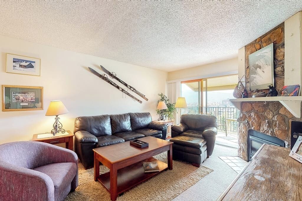 TV, fireplace, DVD player