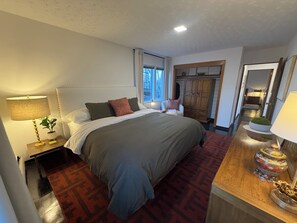 Iron/ironing board, WiFi, bed sheets - Peaceful 2-bedroom apartment in lovely Anchorage for your stay (Anchorage)