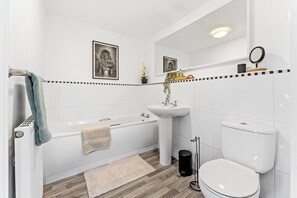 Bathroom - Apartment Sleeps 6 with Parking (Warrington)
