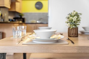 Dining - Apartment Sleeps 6 with Parking (Warrington)