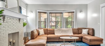 Luxury 4 BR Near UH & CWRU and Cleveland Clinic!