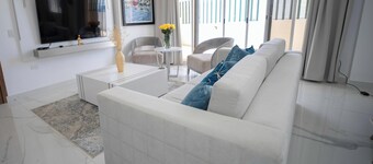 Perfect 3-bedroom Modern and Spacious Beach House