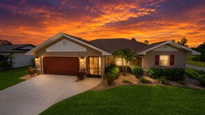 Exterior - 3-bedroom pool home, near gulf coast beaches (Rotonda West)