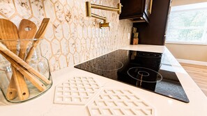 Private kitchen - 3-bedroom pool home, near gulf coast beaches (Rotonda West)