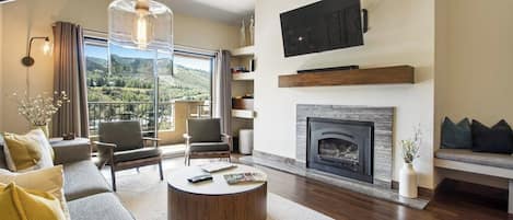 Televisión y chimenea