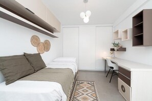 บ้านพักลักซ์ชัวรี่, ลานระเบียง, วิวสวน | โต๊ะทำงาน, เตารีด/โต๊ะรีดผ้า, Wi-Fi ฟรี