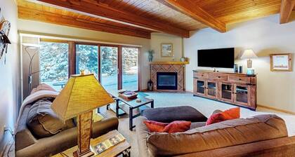 Condo with fireplace & hot tub - walk to gondola & Main Street