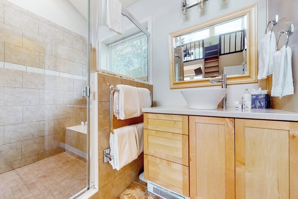 Douche, serviettes fournies