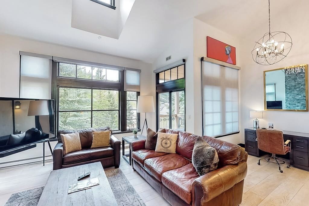 TV, fireplace, stereo