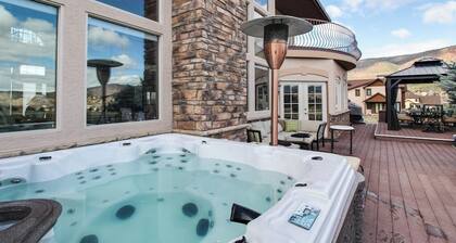 Dog-friendly home with mountain views, pool & private hot tub