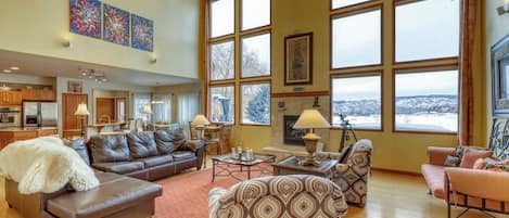 TV, fireplace, DVD player, books