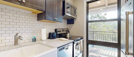 Fridge, microwave, oven, stovetop
