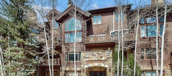 Second-floor condo in Arrowhead Village with pool & hot tub - steps to ski lift