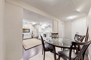Dining - The Boxwood Executive Suite (Markham)