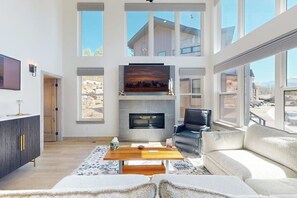 Living area - Modern home with full kitchen, washer/dryer and private hot tub (Fraser)