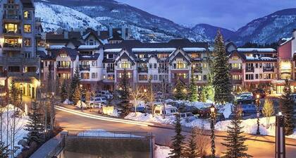 Ski-in/out home w/alpine view, fireplace, AC, fast WiFi, shared pool/hot tubs/WD
