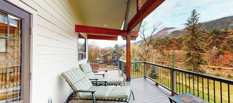 Two-level home on one acre w/ mountain views and deck on Crystal River