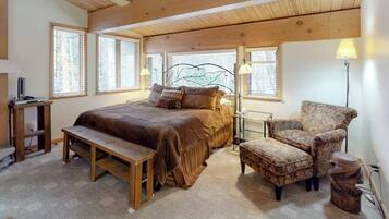 Desk, iron/ironing board, WiFi (free), bed sheets