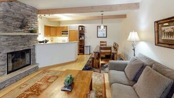 TV, fireplace
