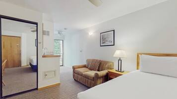Iron/ironing board, travel crib, free WiFi, bed sheets