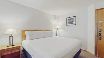 Bügeleisen/Bügelbrett, Reisekinderbett, kostenloses WLAN, Bettwäsche