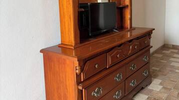Doppia Standard, vista cortile | Interni