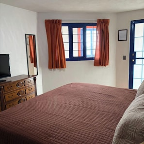 Family Room | Free WiFi