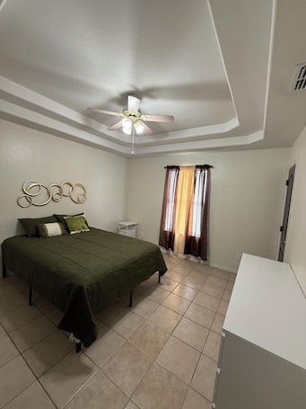 2 bedrooms, WiFi. Welcoming 2-bedroom townhome with AC in Harlingen