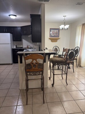 Private kitchen - Welcoming 2-bedroom townhome with AC in Harlingen (Harlingen)