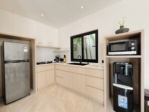 Private kitchen - Canggu Luxury Villa – Private Pool (Badung)