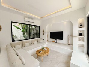 Living area - Canggu Luxury Villa – Private Pool (Badung)