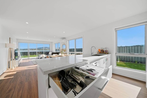 Spacious family kitchen ideal for cooking during your Hobart getaway.