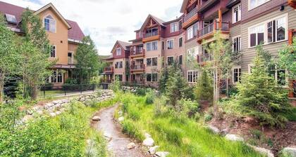 Main Street condo with outdoor pool, hot tubs & gym - walk to Peak 9 lifts