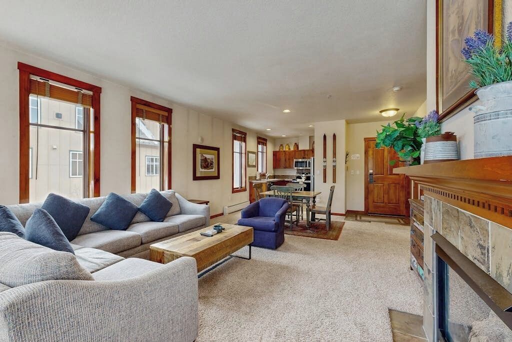 TV, fireplace, DVD player
