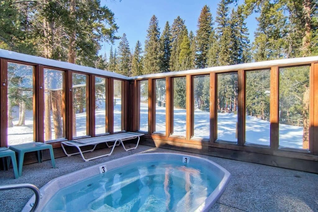 Indoor spa tub