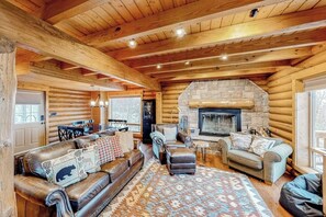 TV, fireplace, DVD player, video library - High Country Hideaway | House in Fairplay with mountain views (Fairplay)