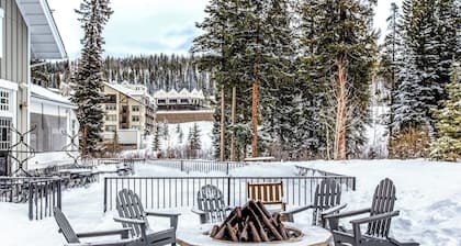 Mountain View Studio w/ Gas Fireplace, and High-Speed WiFi
