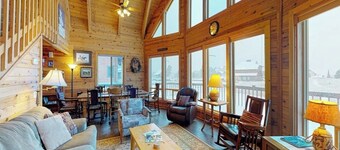 Beautiful cabin w/ a large, wraparound deck - near parklands